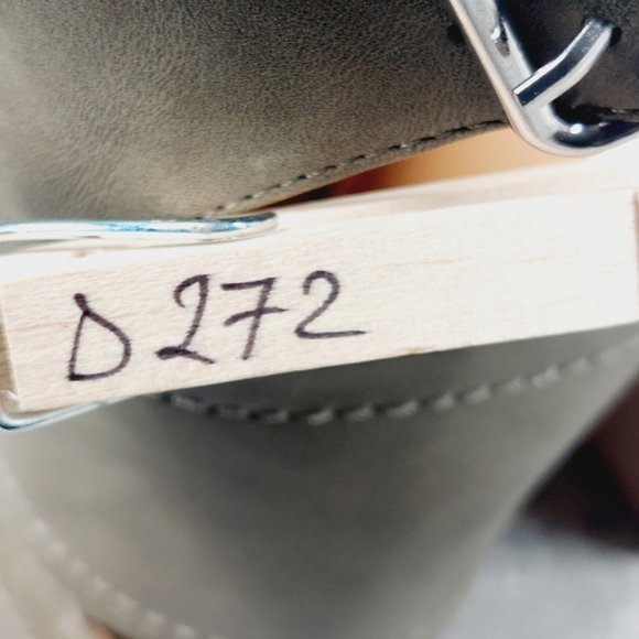 NEW DV Dolce Vita Brista Green Cream Leather Block Heel Sandals D272 - Picture 14 of 14